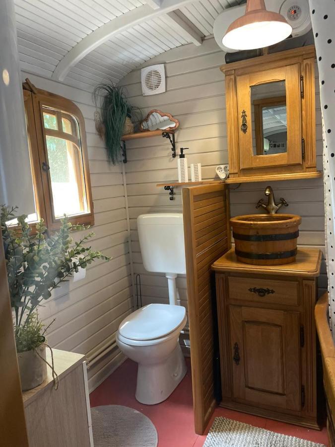 Гостьовий будинок Roulotte En Bois Sud France Le Soler Екстер'єр фото
